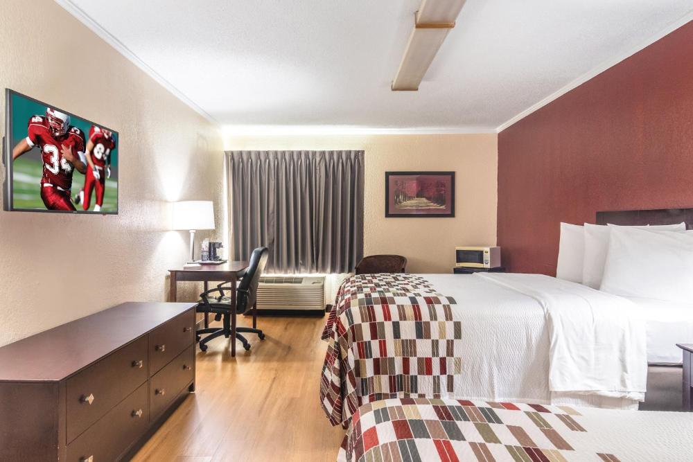 Deluxe Room with Two Double Beds Non-Smoking interior